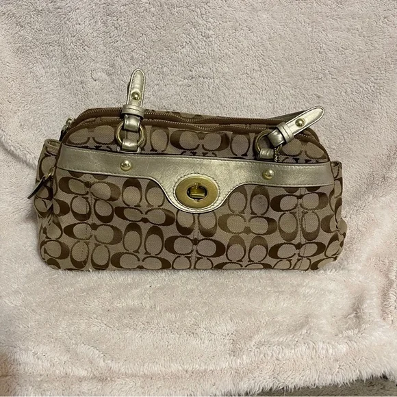 Coach purse - Picture 5 of 7